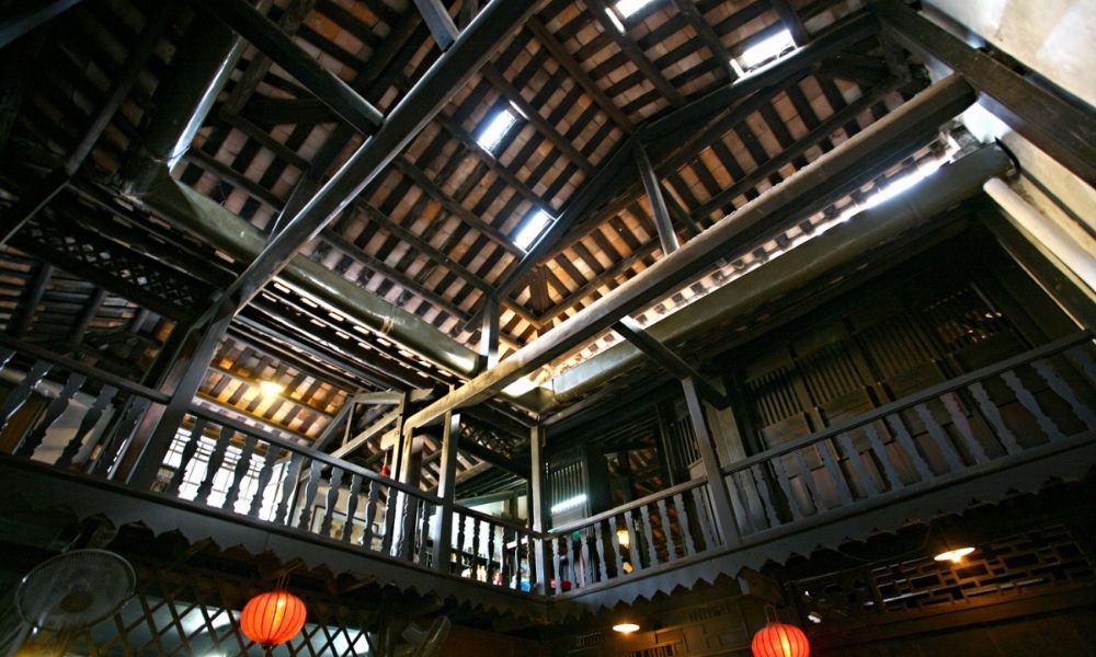 Không gian bên trong Nhà cổ Phùng Hưng (Phung Hung ancient house)
