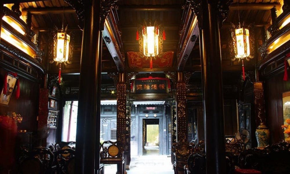 không gian nhà cổ Tấn Ký (Tan Ky ancient house)
