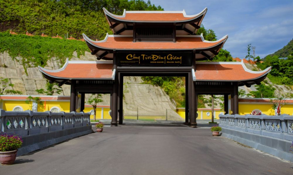 Khu du lịch cổng trời Đông Giang Quảng Nam